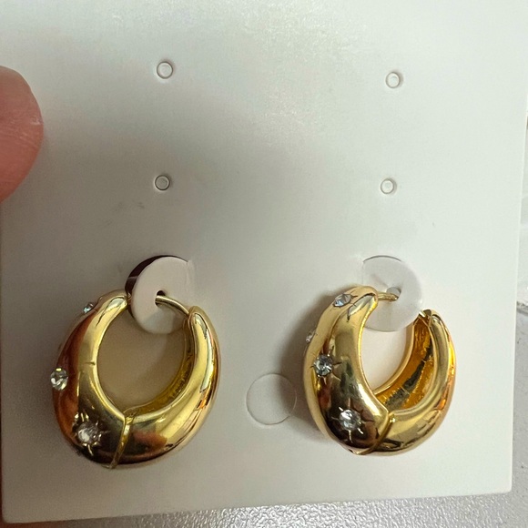 Minimalist Water Drop Rhinestones Earrings (Gold Tone) - Picture 11 of 14